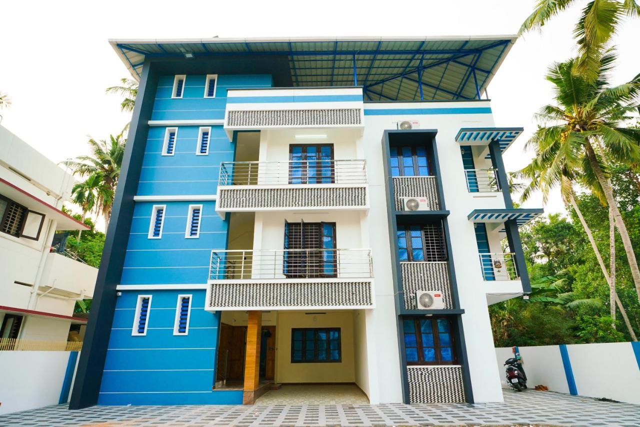 Hotel O Majestic Stays Kazhakuttam Bagian luar foto