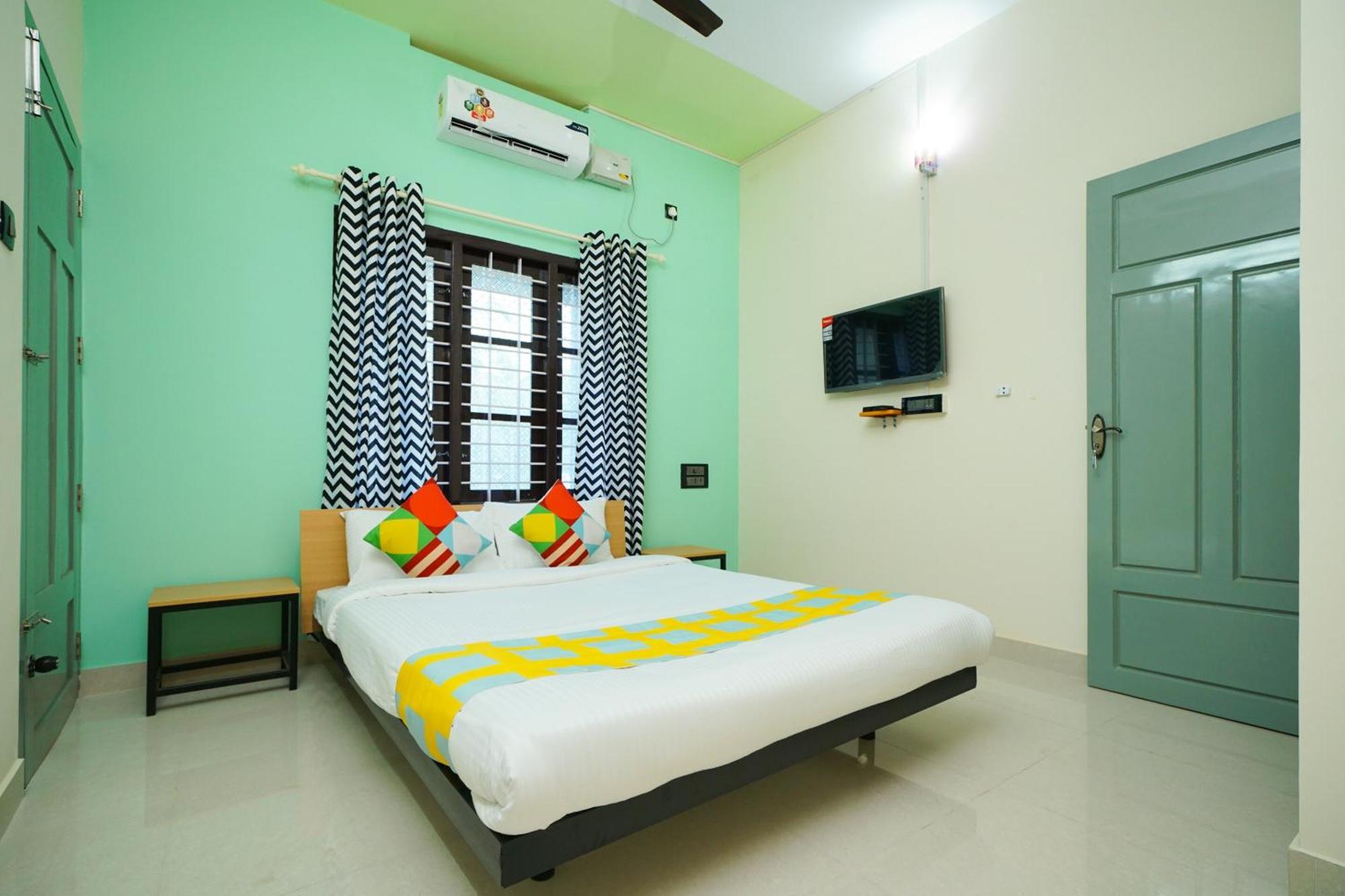 Hotel O Majestic Stays Kazhakuttam Bagian luar foto