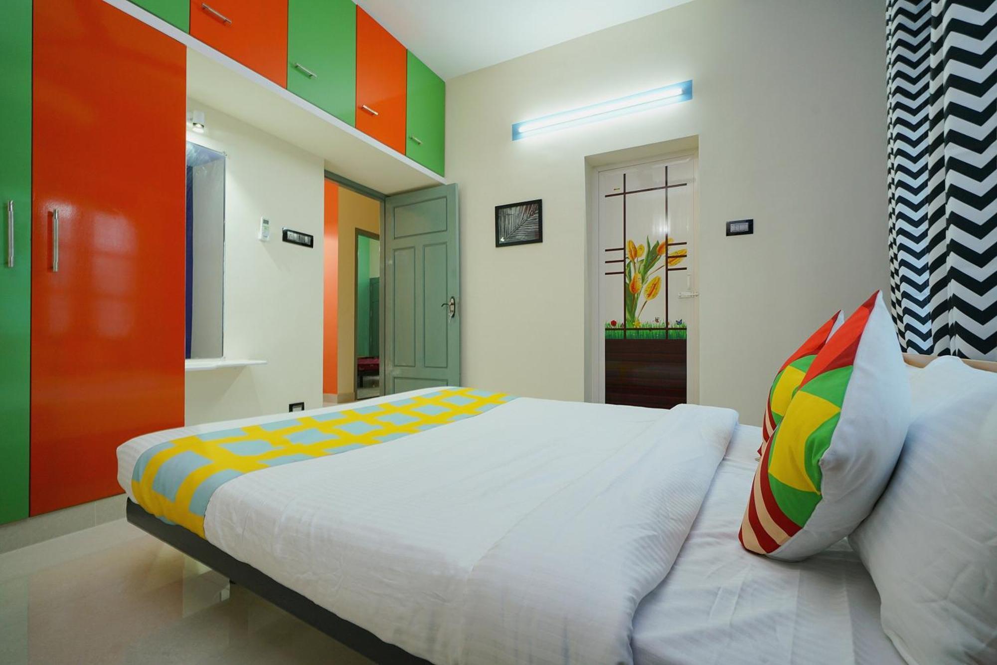 Hotel O Majestic Stays Kazhakuttam Bagian luar foto