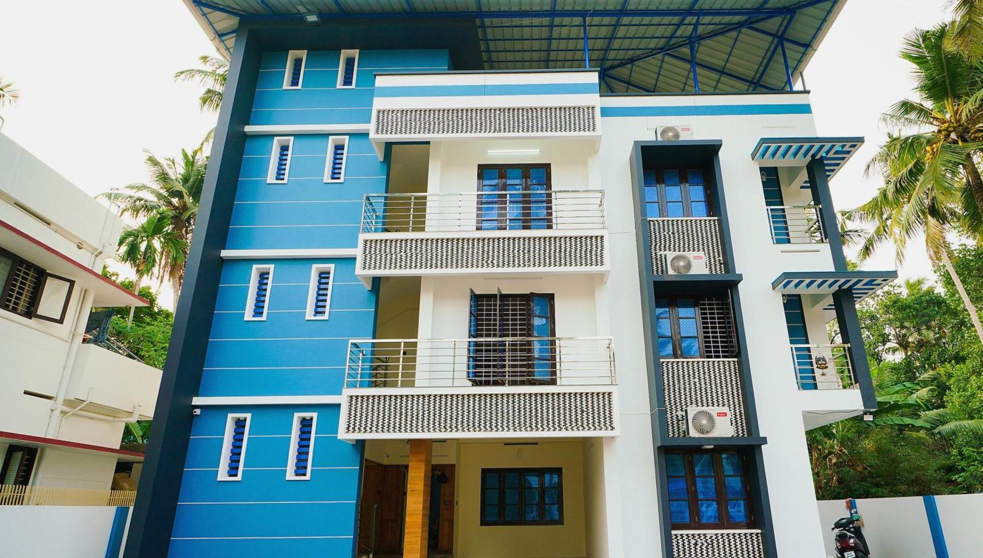 Hotel O Majestic Stays Kazhakuttam Bagian luar foto