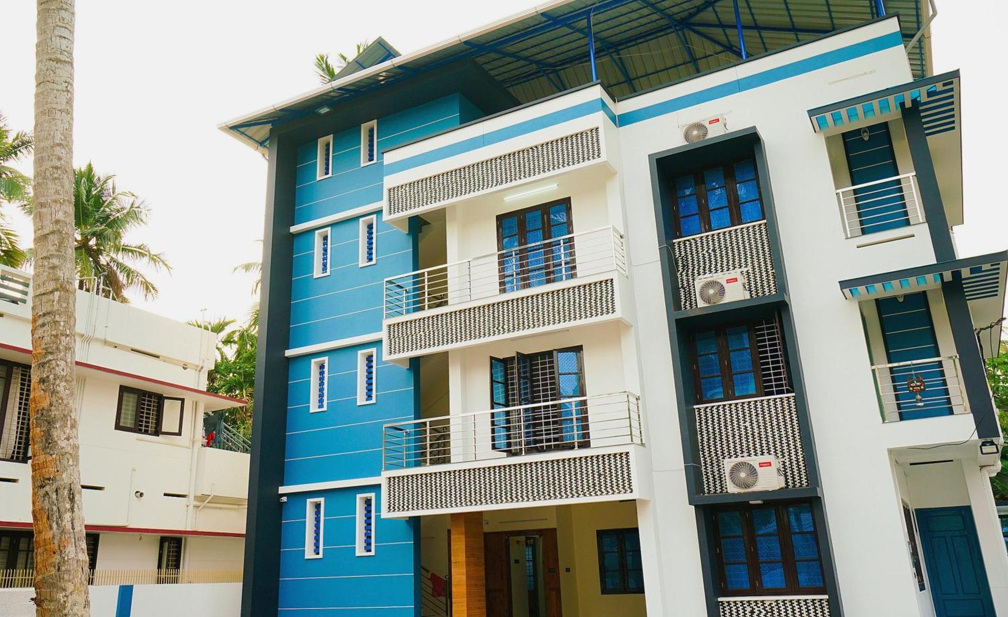 Hotel O Majestic Stays Kazhakuttam Bagian luar foto