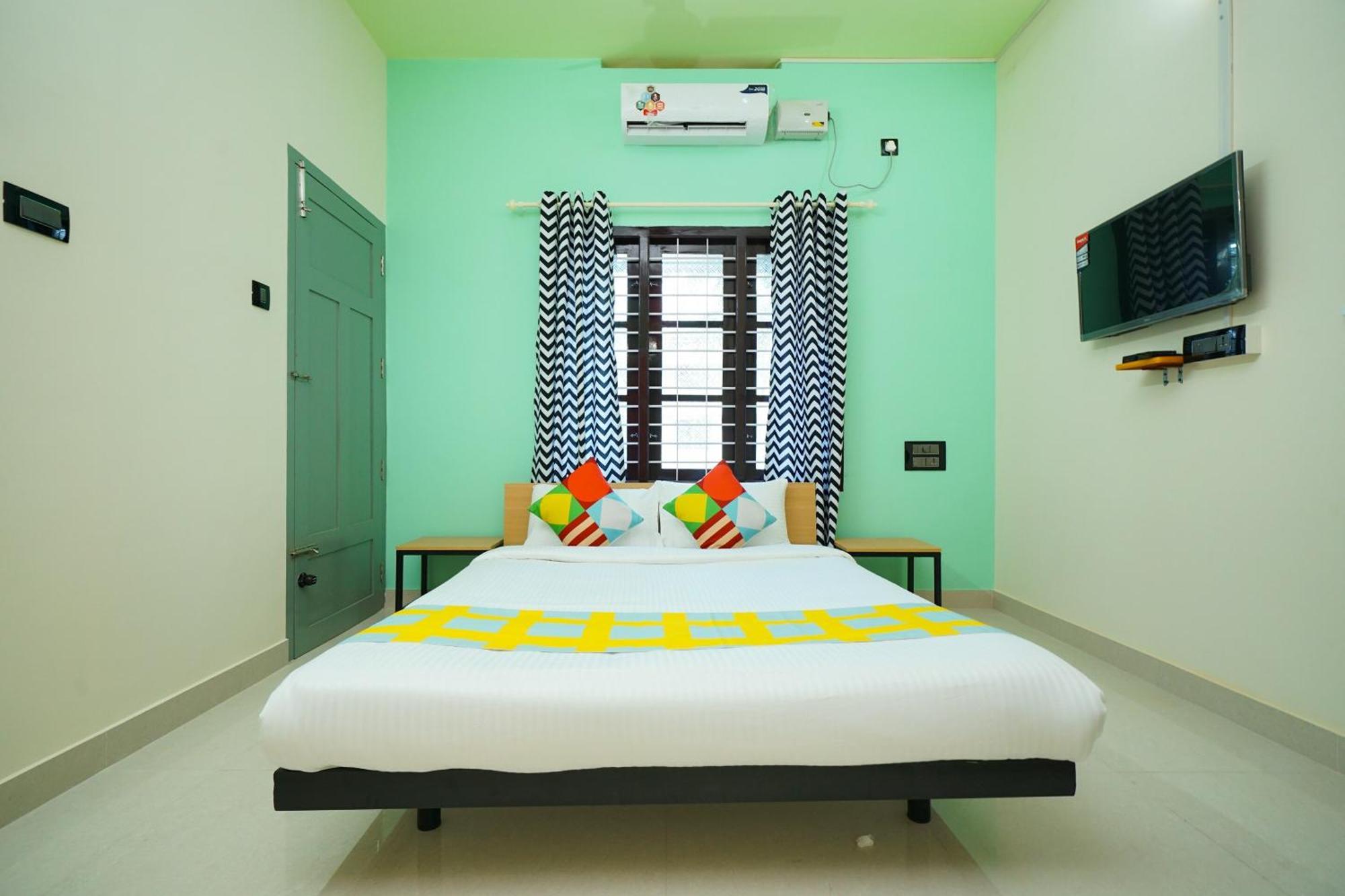 Hotel O Majestic Stays Kazhakuttam Bagian luar foto