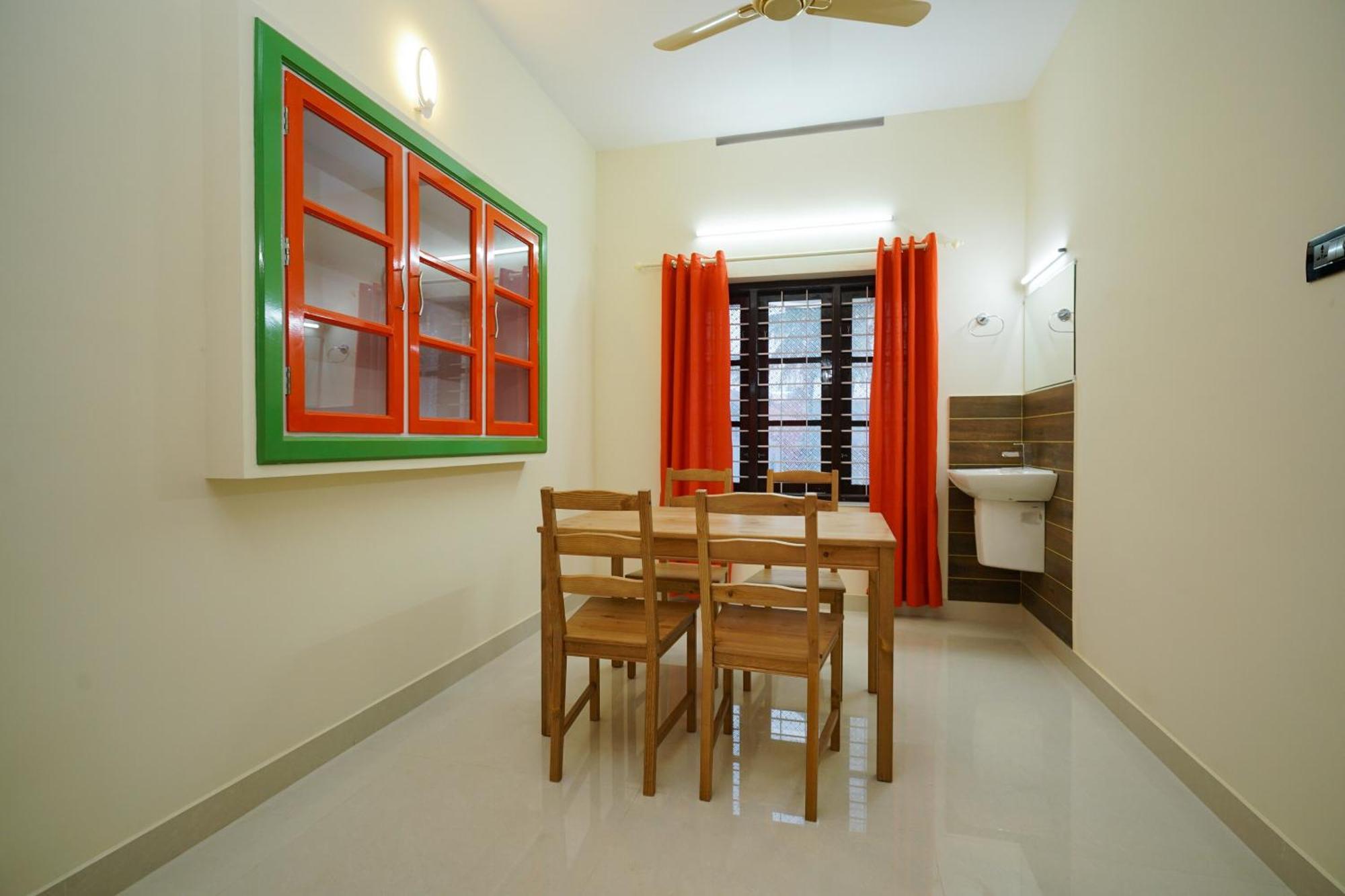 Hotel O Majestic Stays Kazhakuttam Bagian luar foto
