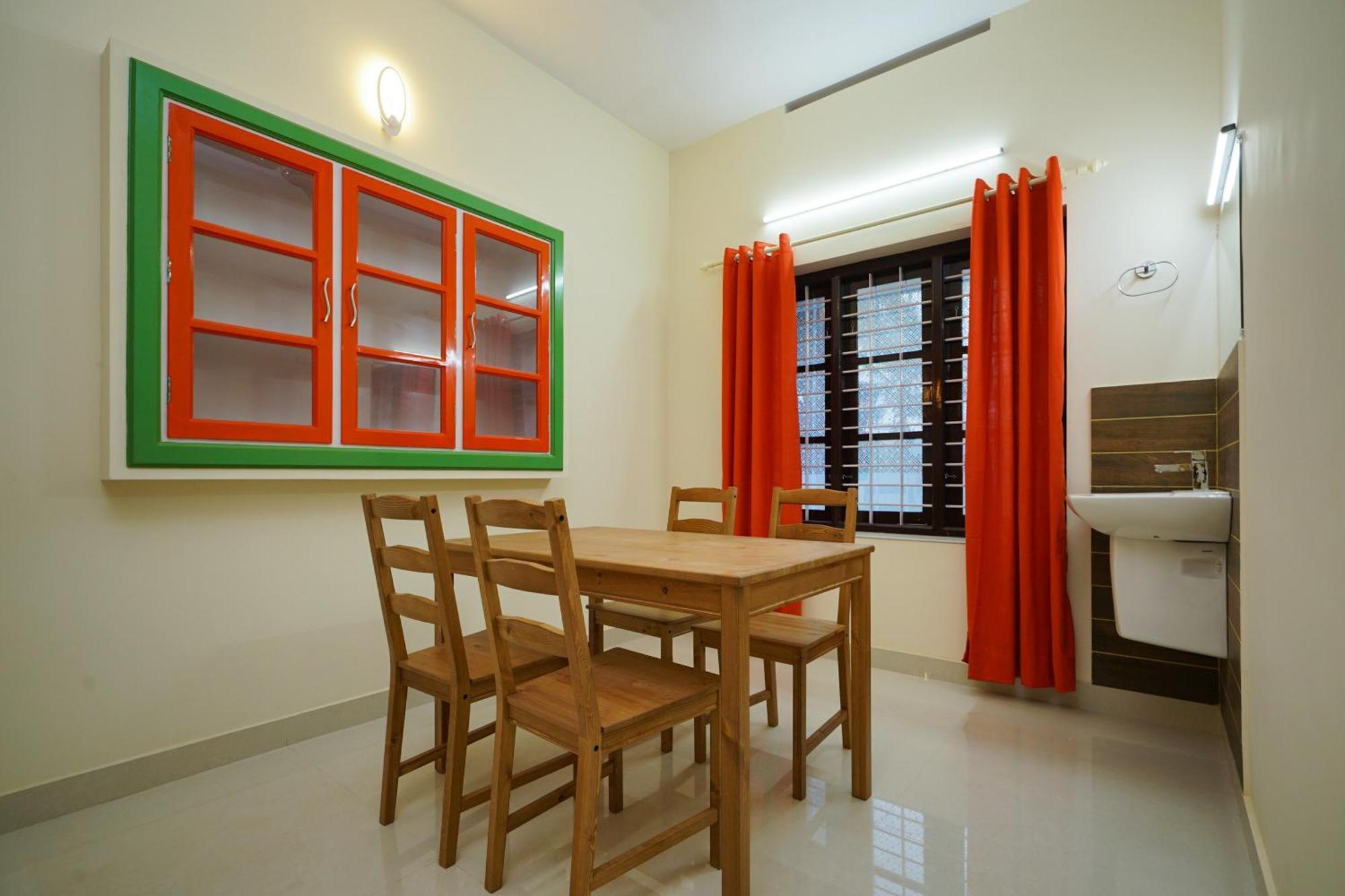 Hotel O Majestic Stays Kazhakuttam Bagian luar foto