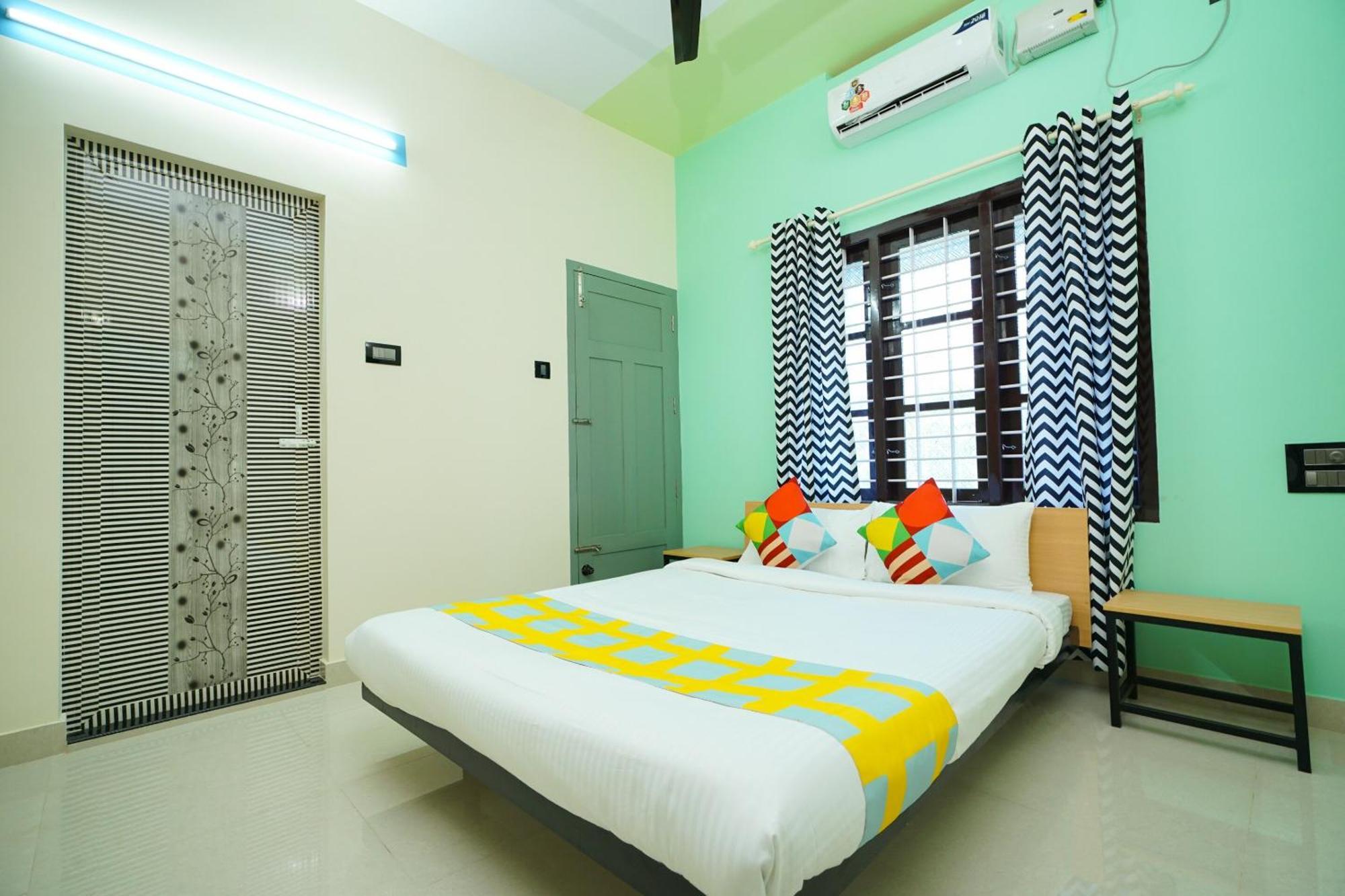 Hotel O Majestic Stays Kazhakuttam Bagian luar foto